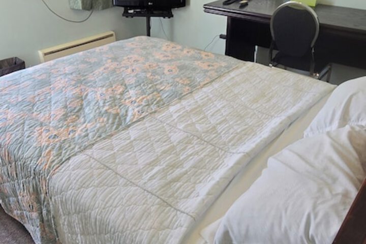 Room 7 of 32