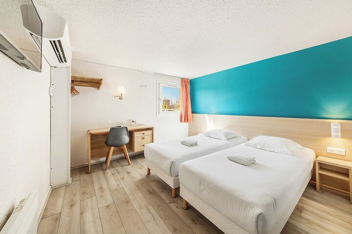 Room 4 of 24