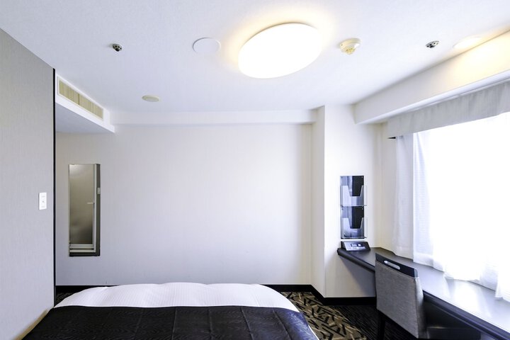 Room 12 of 43
