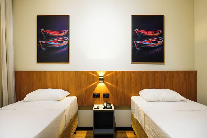 Room 11 of 68