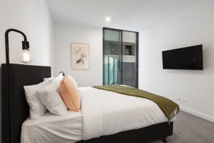Room 10 of 24