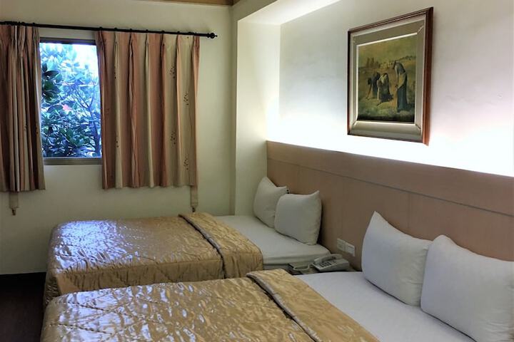 Room 8 of 71