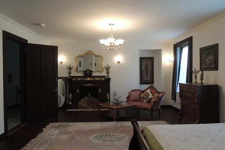 Room 6 of 35