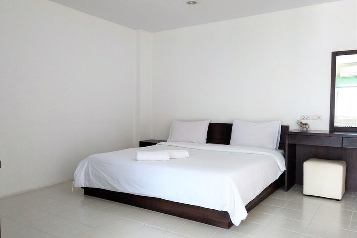 Room 7 of 14