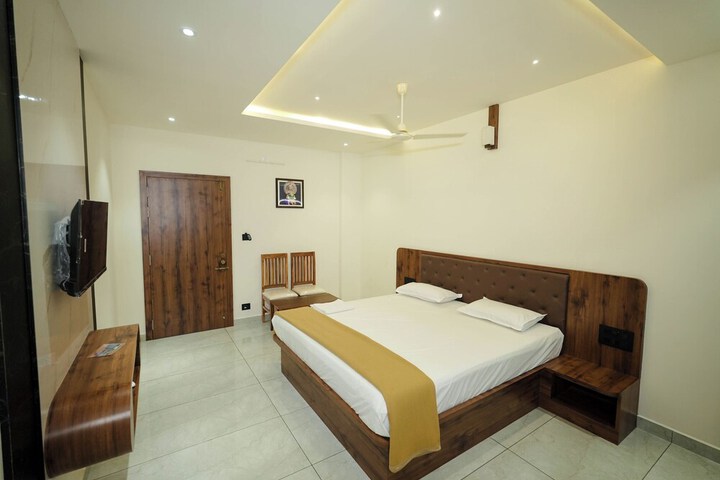 Room 9 of 68