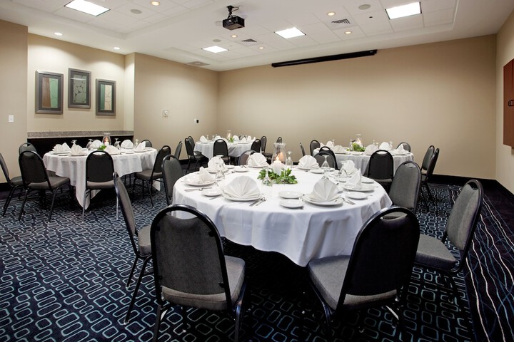 Ballroom/Hall 41 of 55