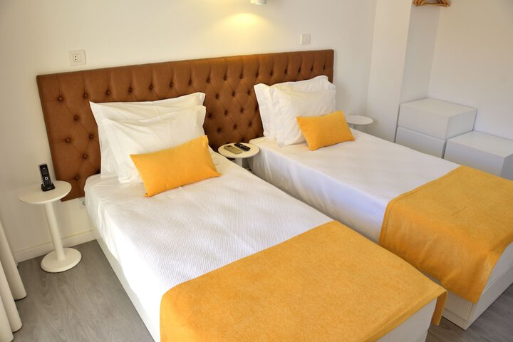 Room 10 of 63