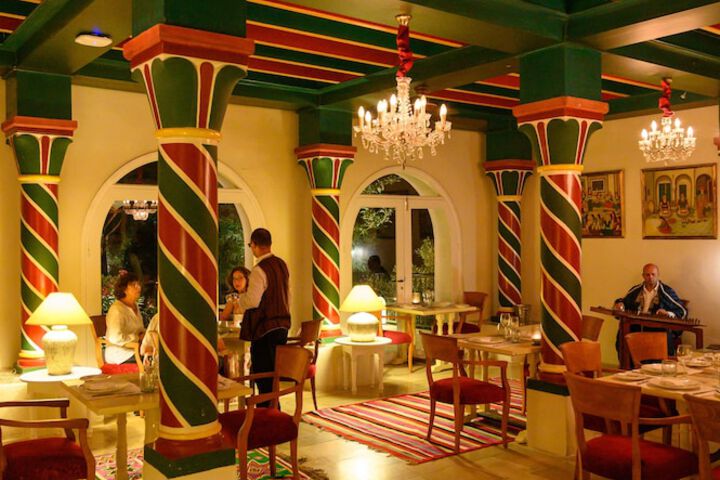Dining 36 of 63