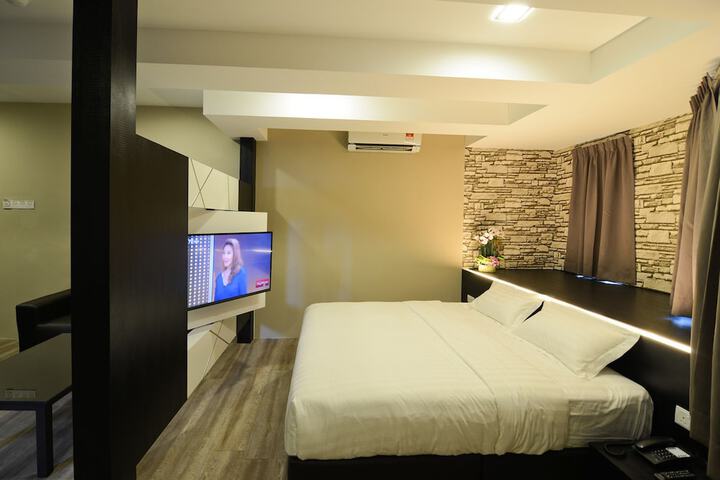 Room 13 of 31