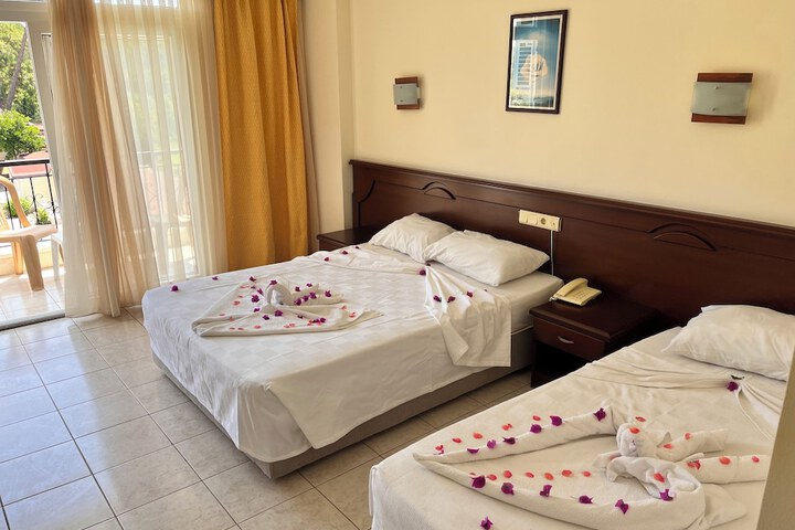 Room 2 of 23