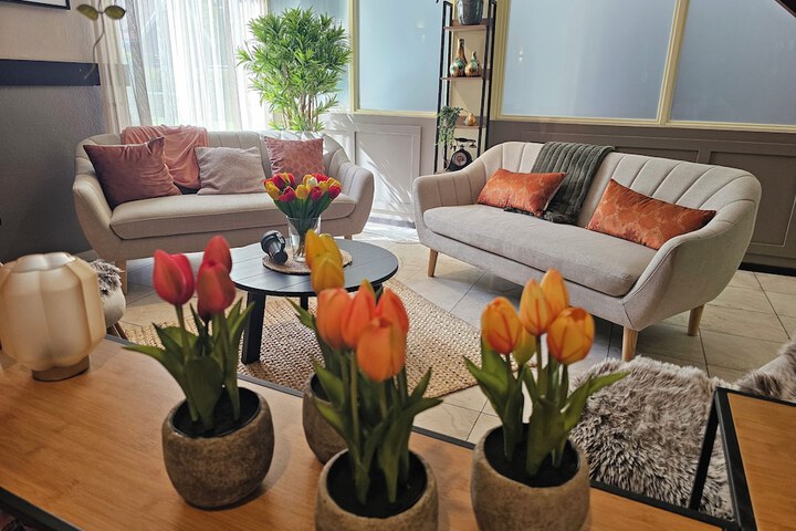Guest Lobby