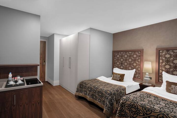 Room 30 of 79