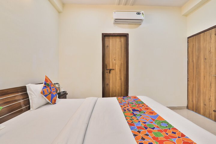 Room 12 of 38