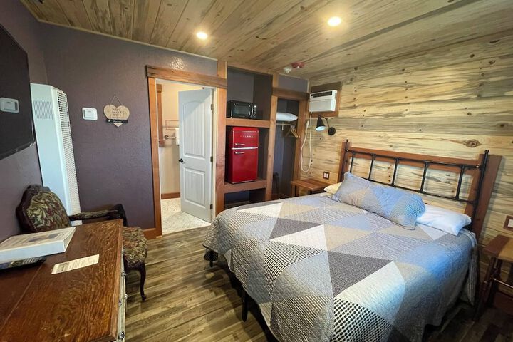 Classic Double Room 1 Queen Bed (5 of 33)