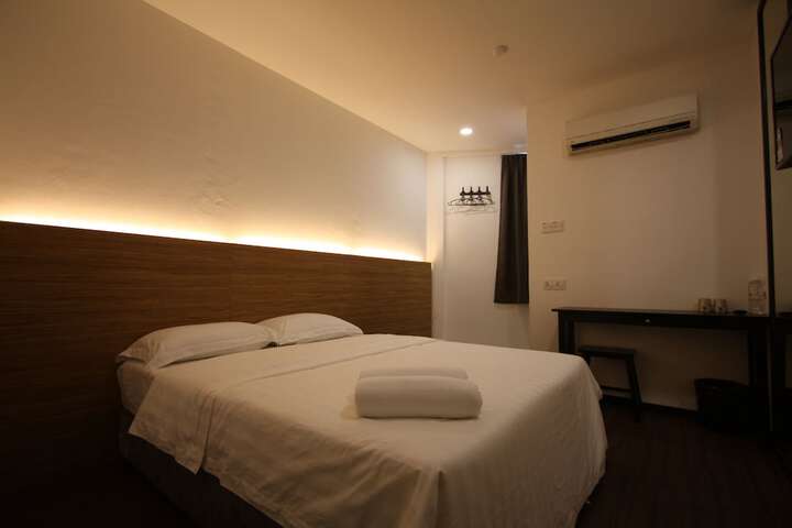 Room 4 of 14