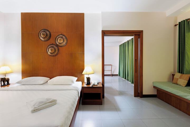 Room 36 of 68