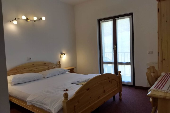 Room 3 of 13