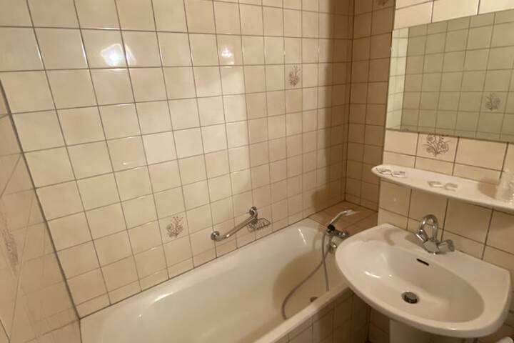 Room 5 of 41