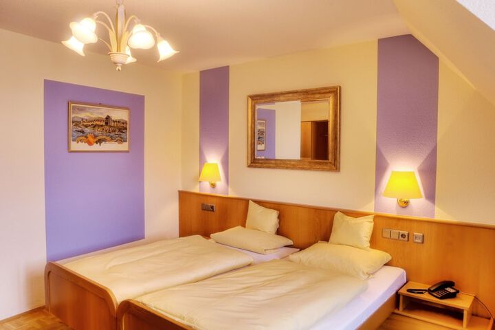 Room 5 of 39