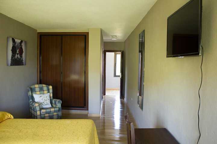 Room 11 of 14