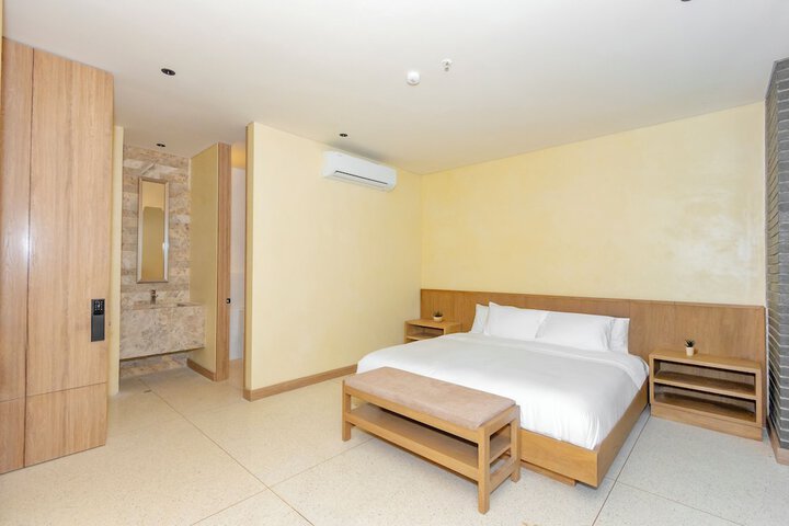 Room 26 of 45