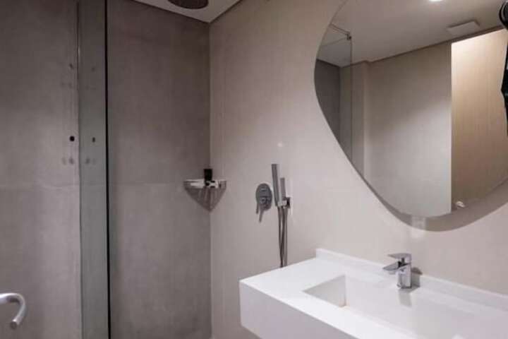Room 35 of 65