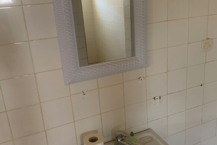 Room 13 of 20