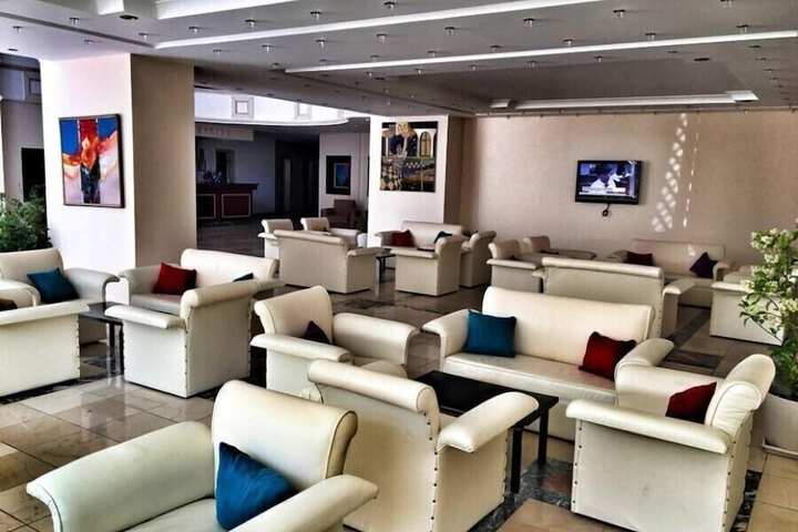 Hotel Interior 4 of 27
