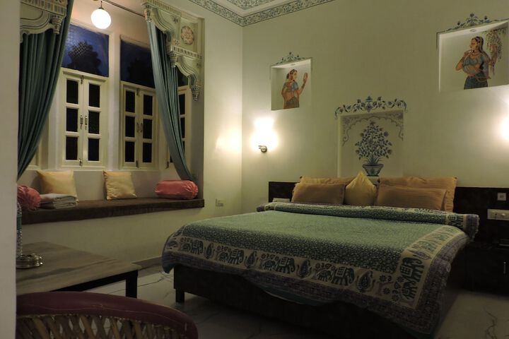 Room 17 of 31