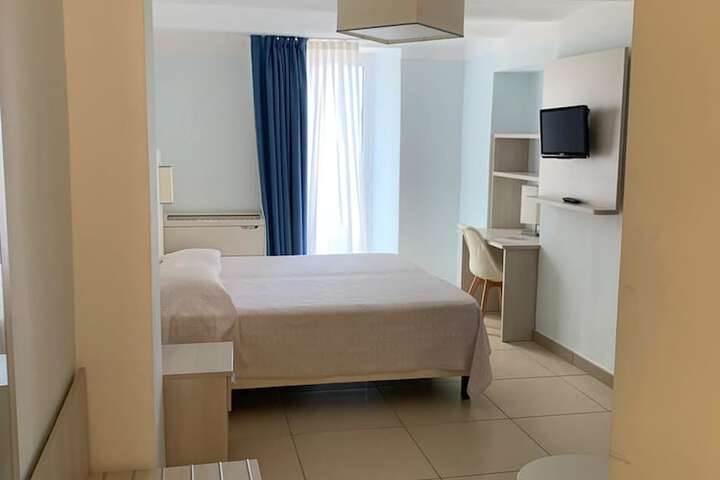 Room 10 of 47