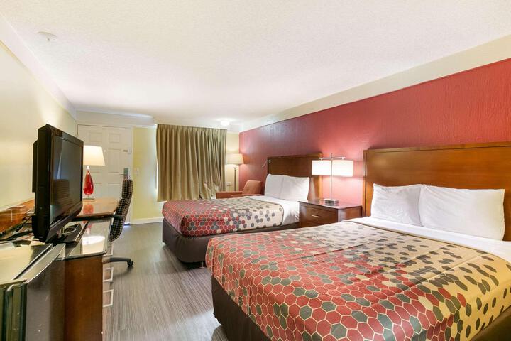 2 Double Beds (4 of 5)