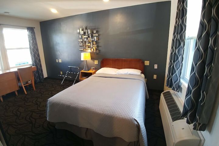 Room 6 of 45