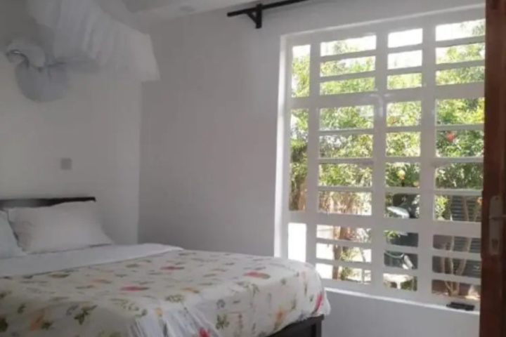 Room 4 of 15
