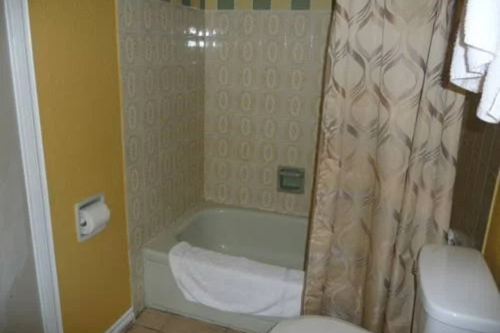 Room 20 of 34