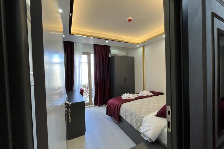 Room 19 of 108