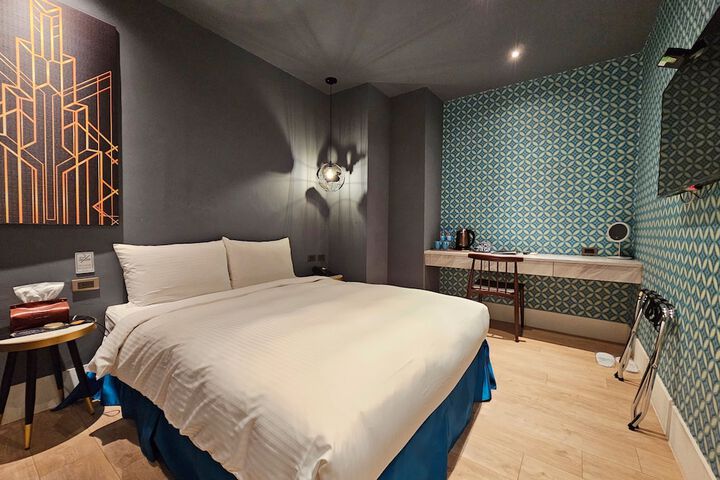 Room 25 of 49