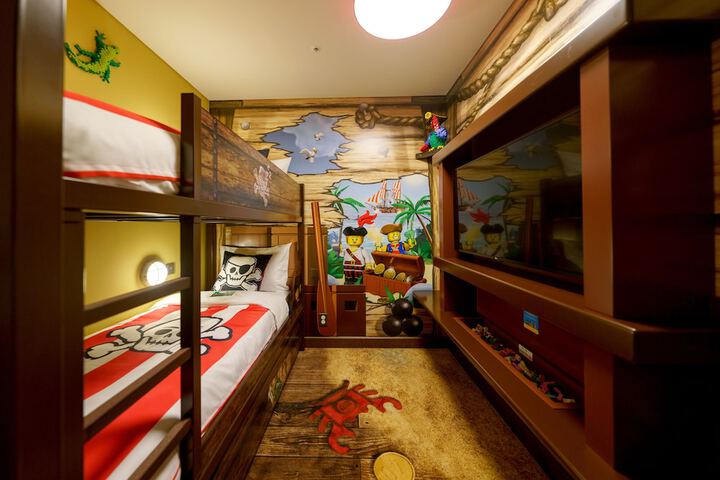 Room 16 of 119