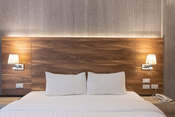 Room 35 of 146