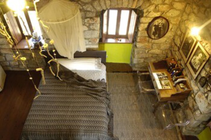 Room 42 of 46