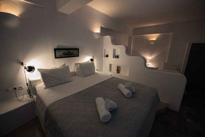 Room 42 of 111