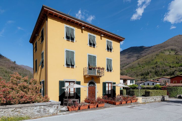 Lucca Francos Villa in Borgo a Mozzano