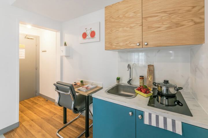 Room 2 of 185