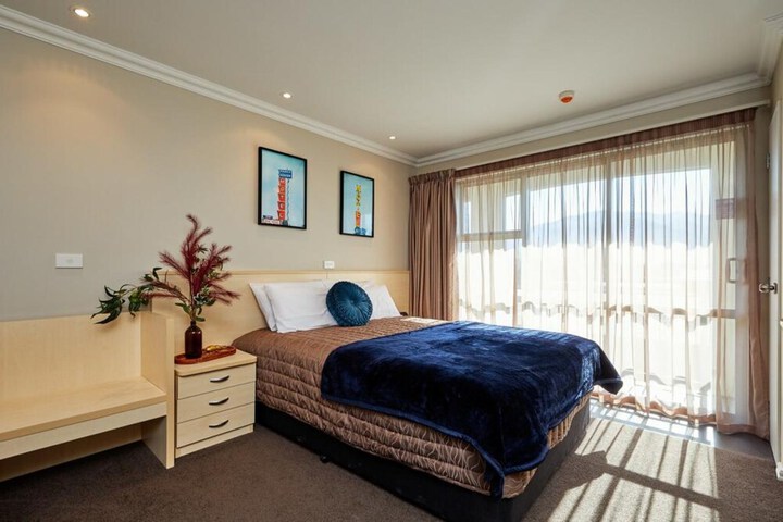 Room 8 of 40