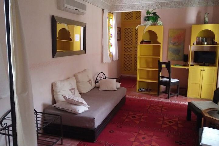 Room 19 of 38