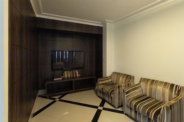 Room 27 of 43
