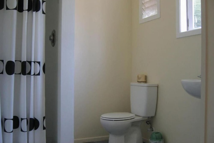 Room 25 of 32