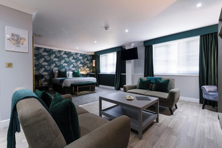 Room 10 of 50