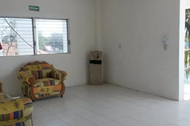 Room 2 of 10