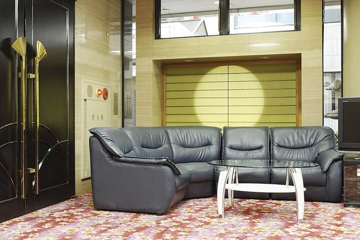 Entrance & Lobby