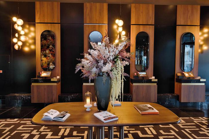 Entrance & Lobby